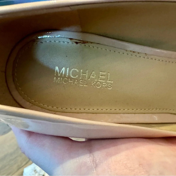 Michael Kors MK Classic Nude Patent  Leather Pointed Toe Heel Pump Size 8 Career - Picture 13 of 16